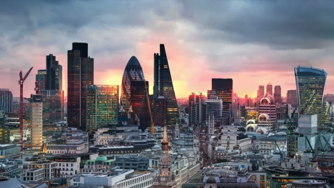 日落时的伦敦城市全景。