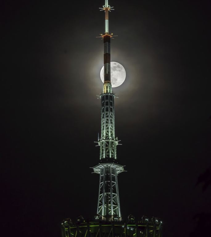 【4K原创】月亮穿过广州塔