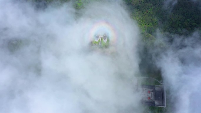 航拍贵州梵净山红云金顶佛光