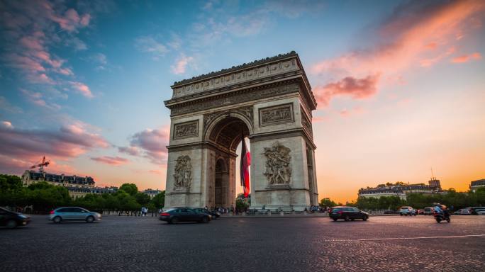 日落时分的凯旋门，巴黎-法国