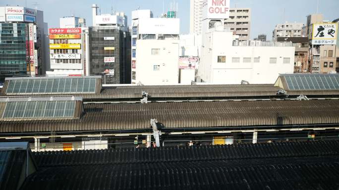 火车上的城市景观日本首都东京大阪动车街景