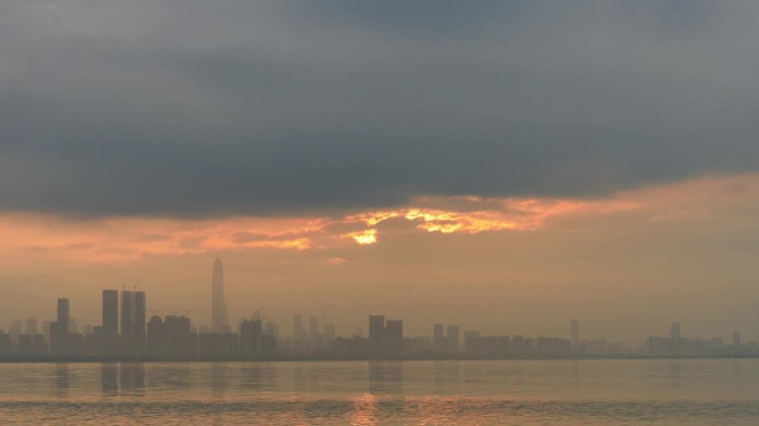 深圳湾观看深圳海岸线