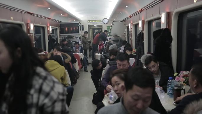 乘客旅客车厢疲惫旅途客流春运