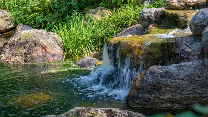 假山瀑布小溪流水