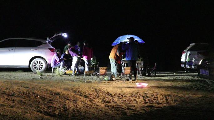 戈壁沙漠，野外夜晚露营