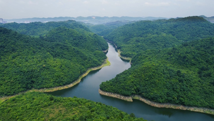 航拍贵州青山绿水