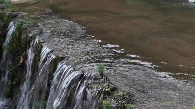 清澈的流水清清的山泉水