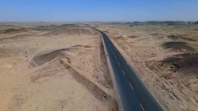 沙漠戈壁公路，追车航拍素材