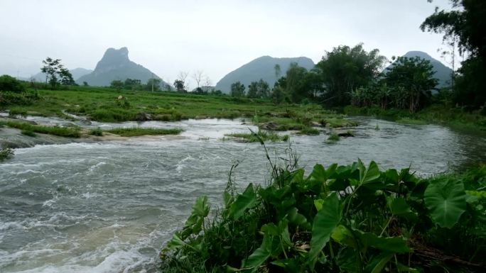 自然山间河水山泉水小溪