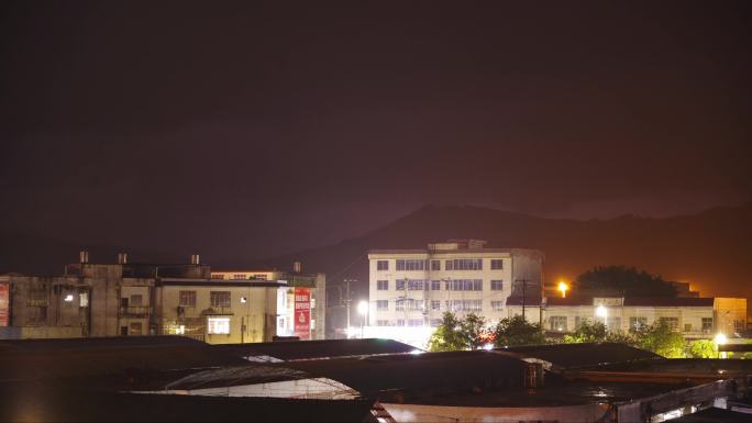 雷雨交加的夜晚