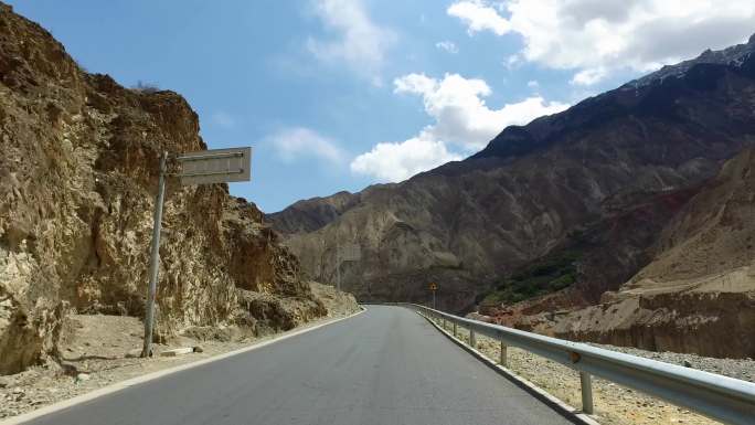 西藏怒江大峡谷318国道