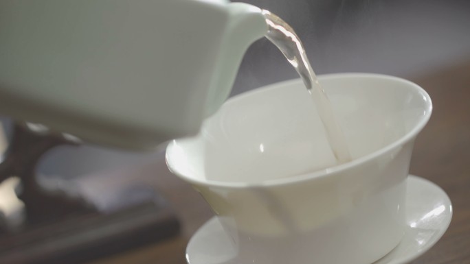 4K中国风茶杯倒水视频素材