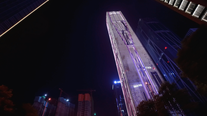 4K湖南金融中心夜景高楼仰视移动空镜