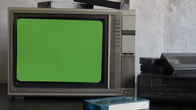 旧电视，绿色屏幕