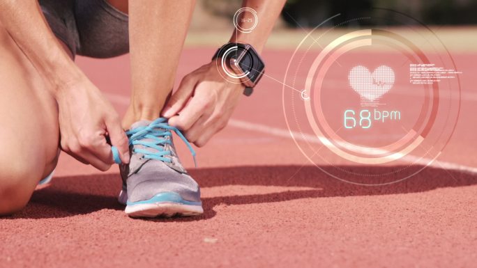 运动员在跑道上系鞋带时计算的心率