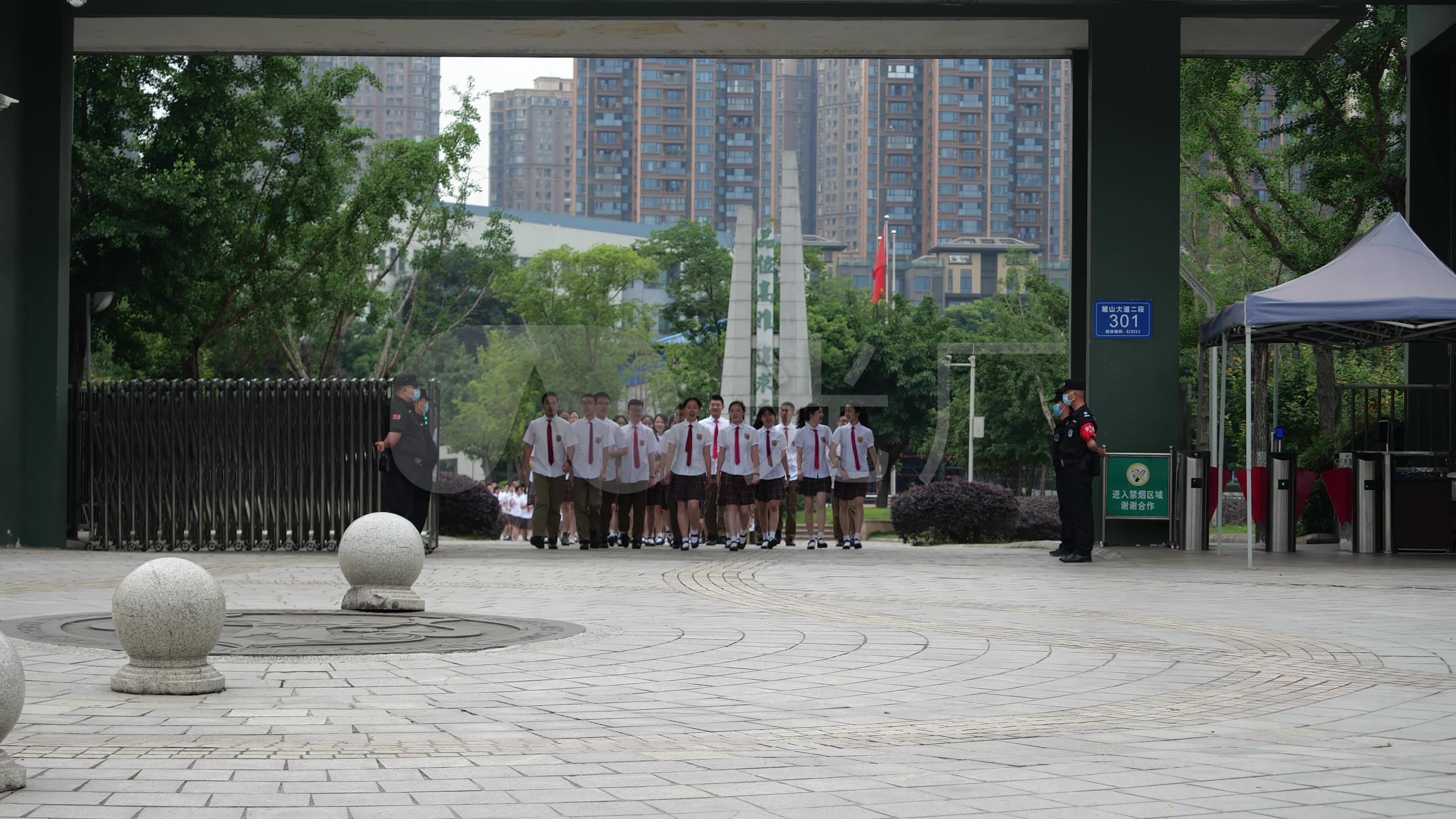 记者直击！广州各中小学生校内脱口罩首日_南方网