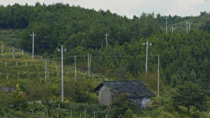 4k素材50fps高帧率山区人家绵延山丘