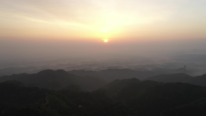 4K高清航拍山顶日出