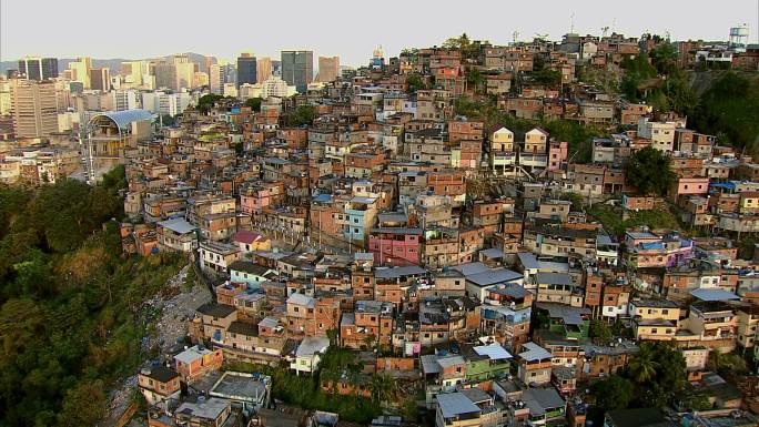里约热内卢贫民窟和城市鸟瞰图