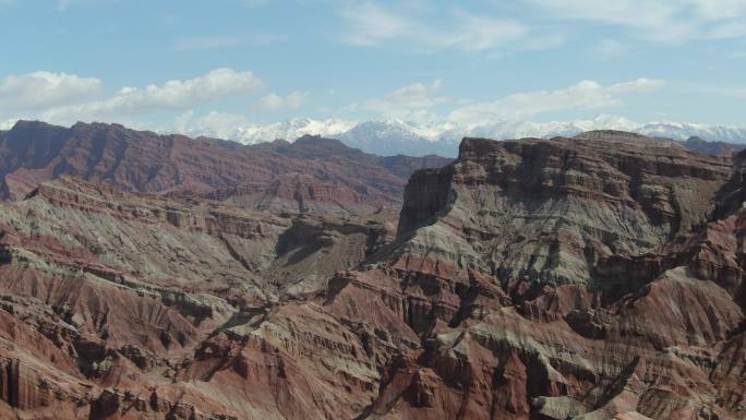 新疆天山大峡谷丹霞地貌4K变焦航拍