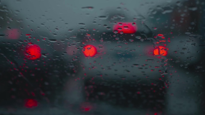 下雨天城市开车【侵权必究】