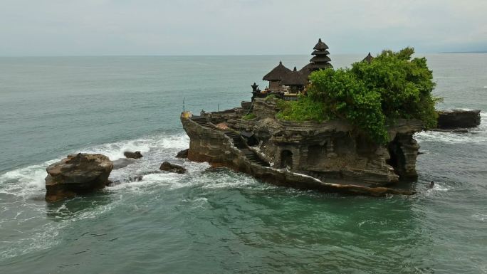 印尼巴厘岛塔纳罗特岛和寺庙