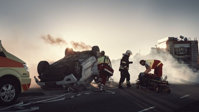 车祸交通事故现场消防队施救处置突发事件火
