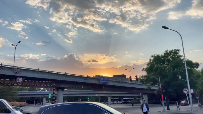 北京德胜门桥最美日落蓝天白云