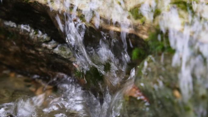 天然山泉水矿泉水青苔素材地下河