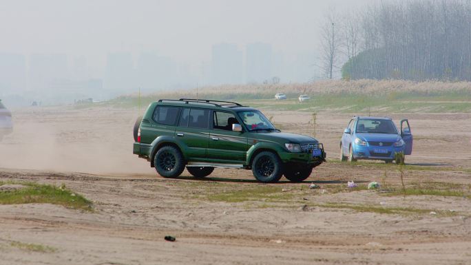 【原创4K】吉普jeep牧马人越野车沙地