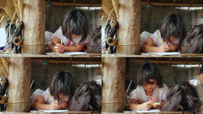 女孩在纸上画画
