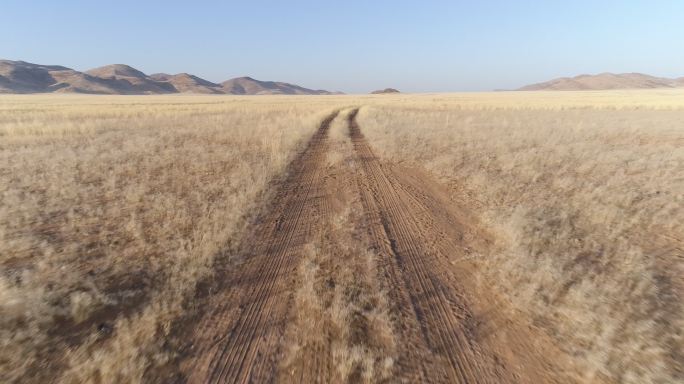 纳米比亚纳米布沙漠地区一条沙路