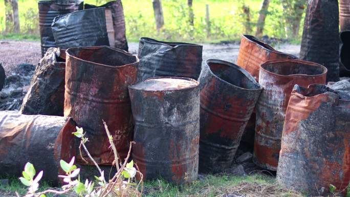 煤焦油空桶废旧油桶铁皮油桶危化品处置