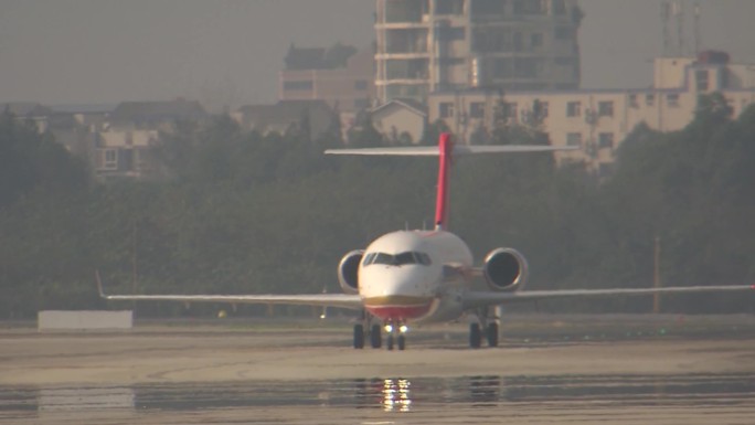 ARJ21飞机过水门