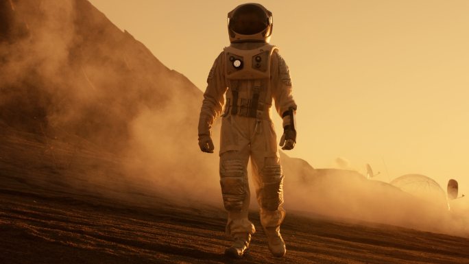宇航员在火星表面行走