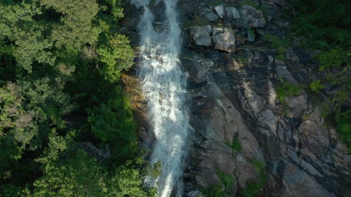 俯视图中的瀑布瀑布河流旅游景区世界著名景