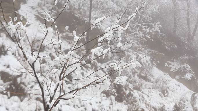 冬日雪山风景空镜视频实拍素材