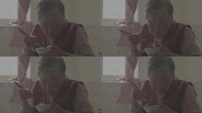 【4K原声】独居老人吃饭、老人孤独的身影