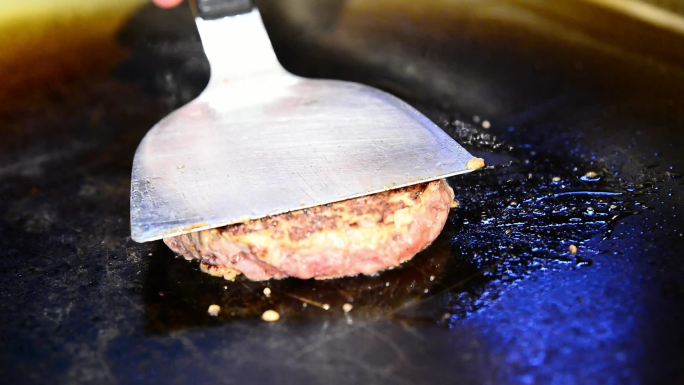 日式铁板现煎汉堡