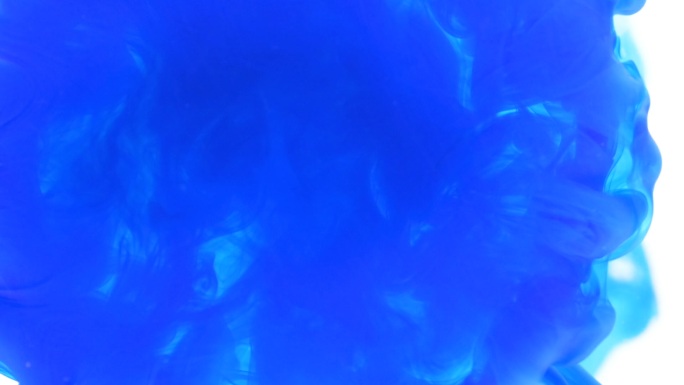 蓝色墨水颜料在水中爆炸