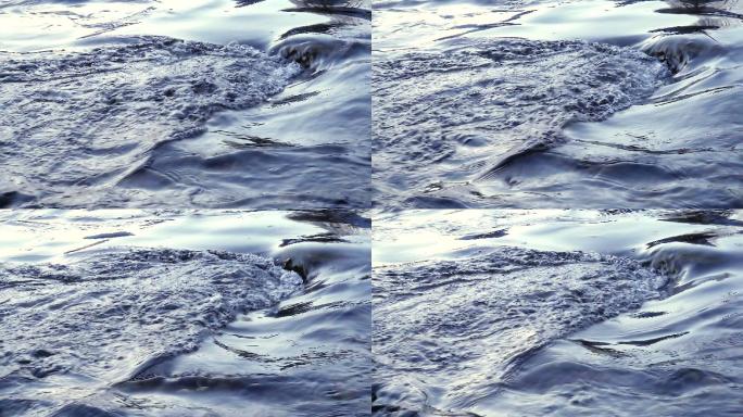 蓝色河流中流动的水