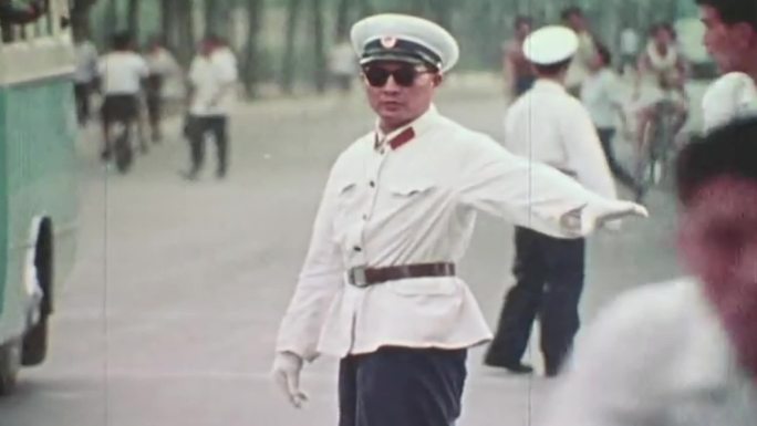 80年代交警维持交通