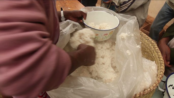 人人吃米饭非洲人民儿童饥饿贫穷落后民族部