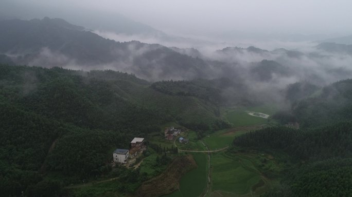 4k航拍云雾缭绕的大地素材