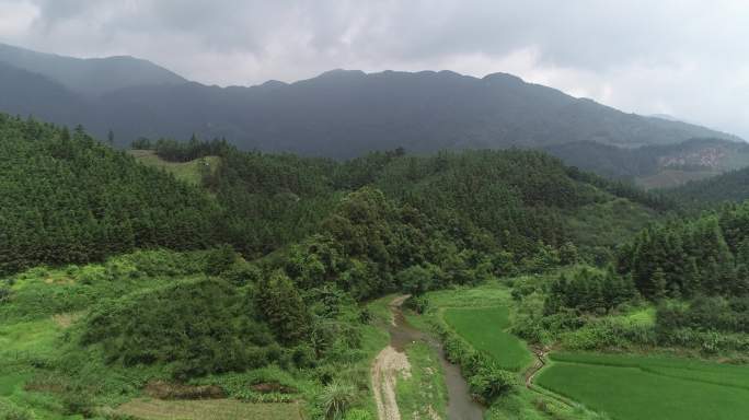 4k高清溪水农田大山航拍素材