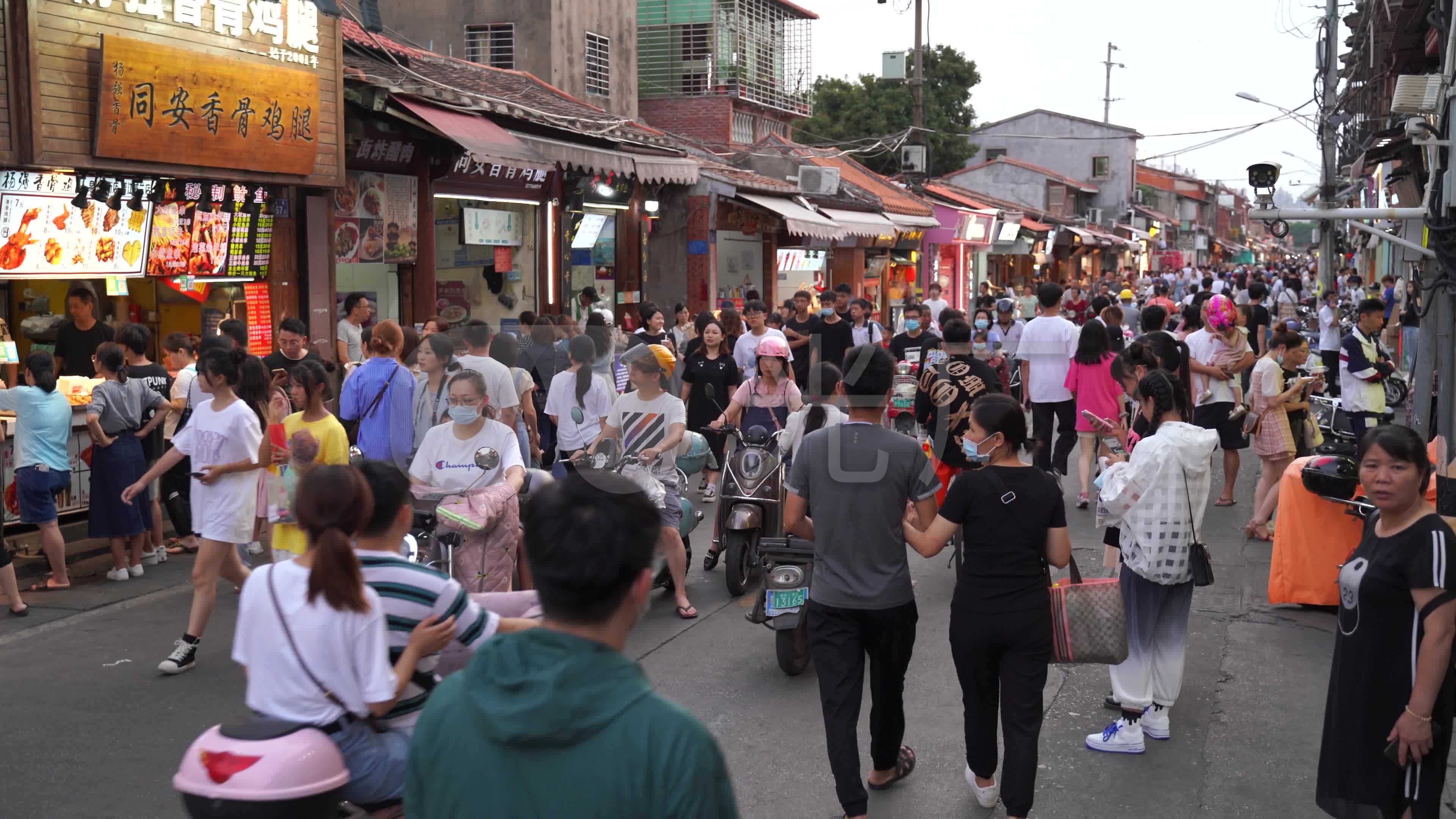 游客街上逛街人群小吃街老街道泉州西街