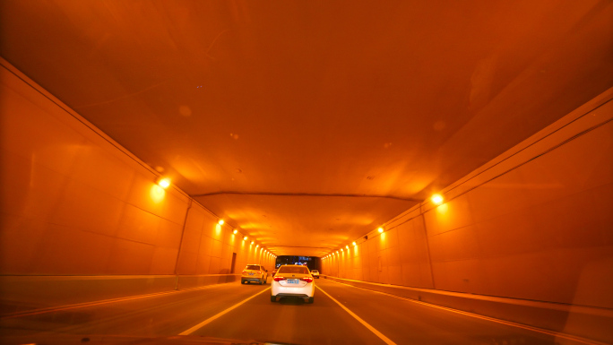 城市隧道，夜晚开车穿过隧道4k视频素材