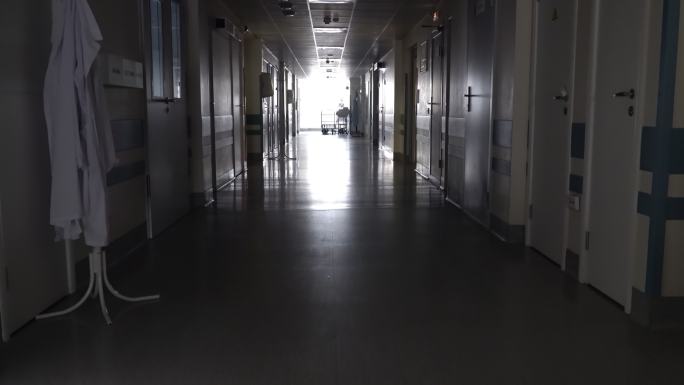黑暗的长走廊患者病房住院部