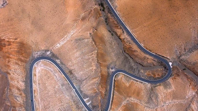 山路鸟瞰图盘山道路十八弯大山