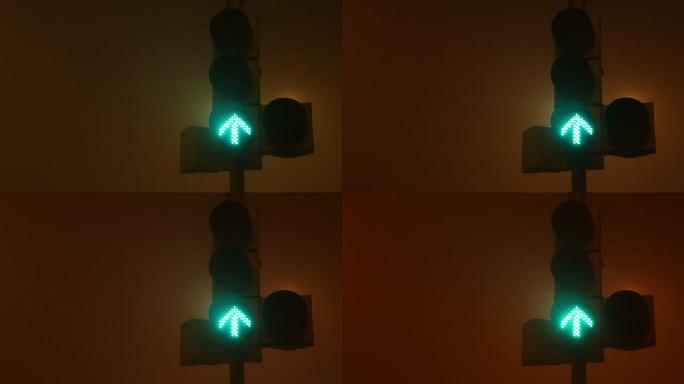雾天夜晚的交通灯，红绿灯
